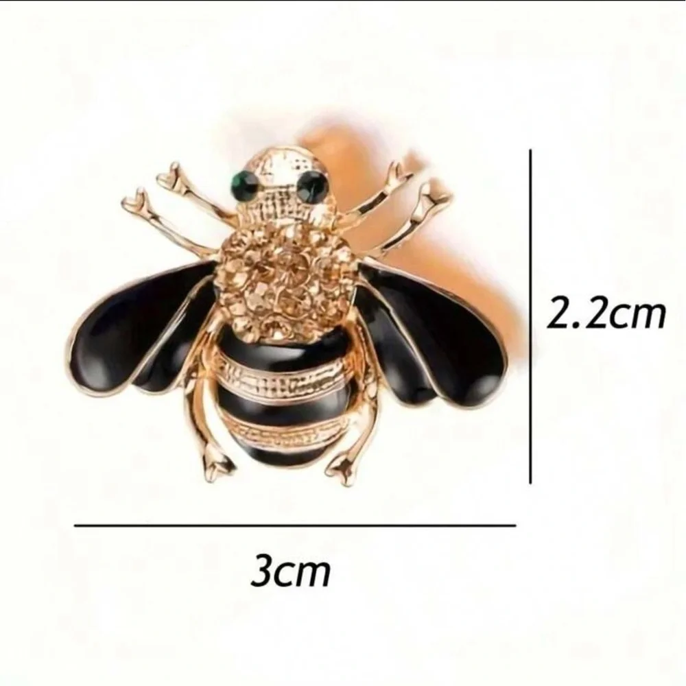 ✨Elegant Black and Gold Bee Brooch